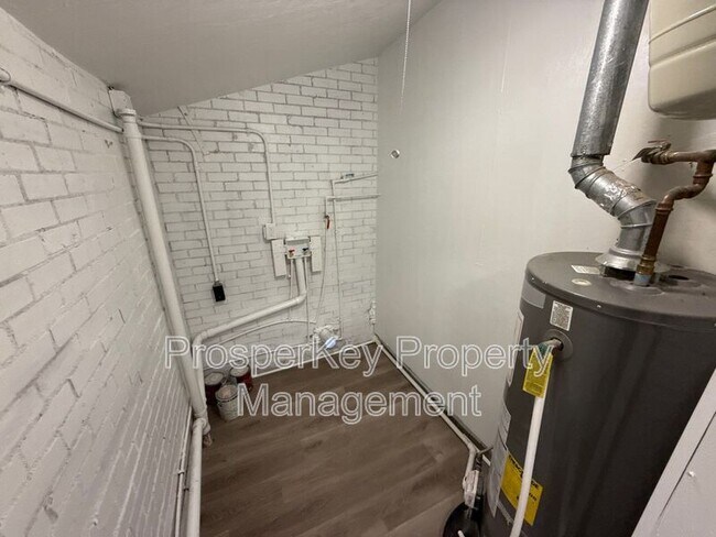 Building Photo - 4723 Harbin St