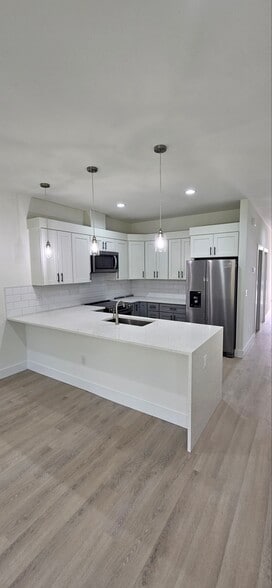 Building Photo - 201 Lomond Dr