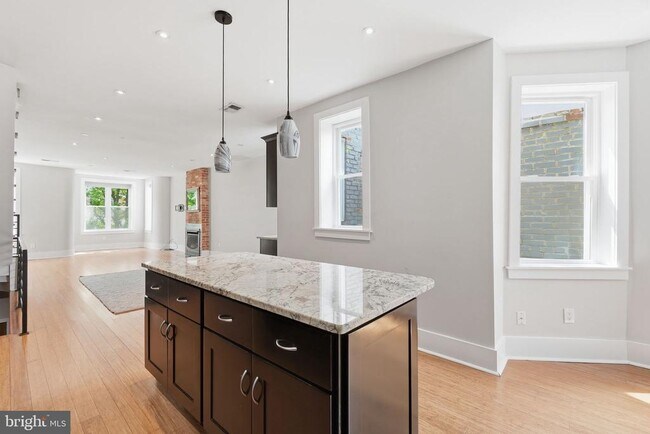 Building Photo - 2128 1st St NW