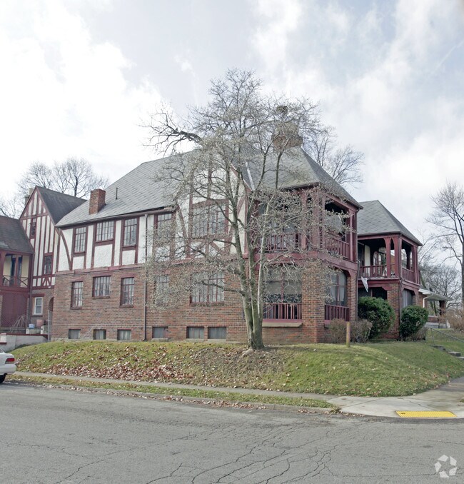 Primary Photo - 400 Fountain Ave