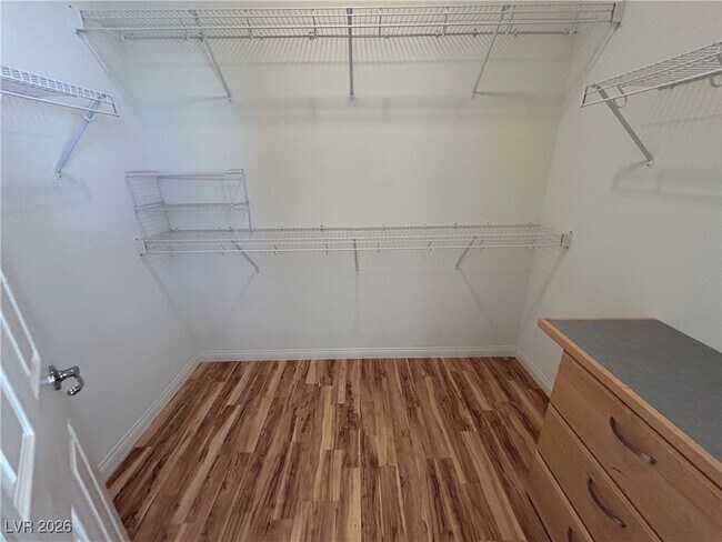 Building Photo - 5553 Fairmeade Way