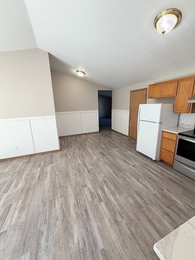 Building Photo - Spacious Keizer Home with Large Fenced Backyard