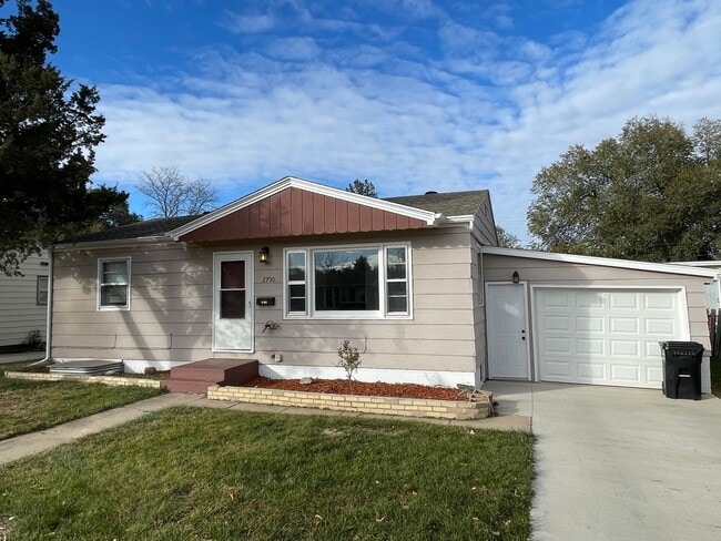 Primary Photo - West Side 3 bedroom, 2 bathroom home for rent