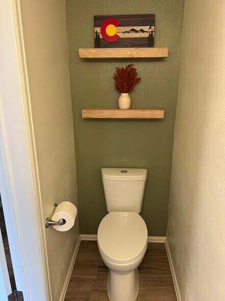 Building Photo - 1818 S Quebec Way