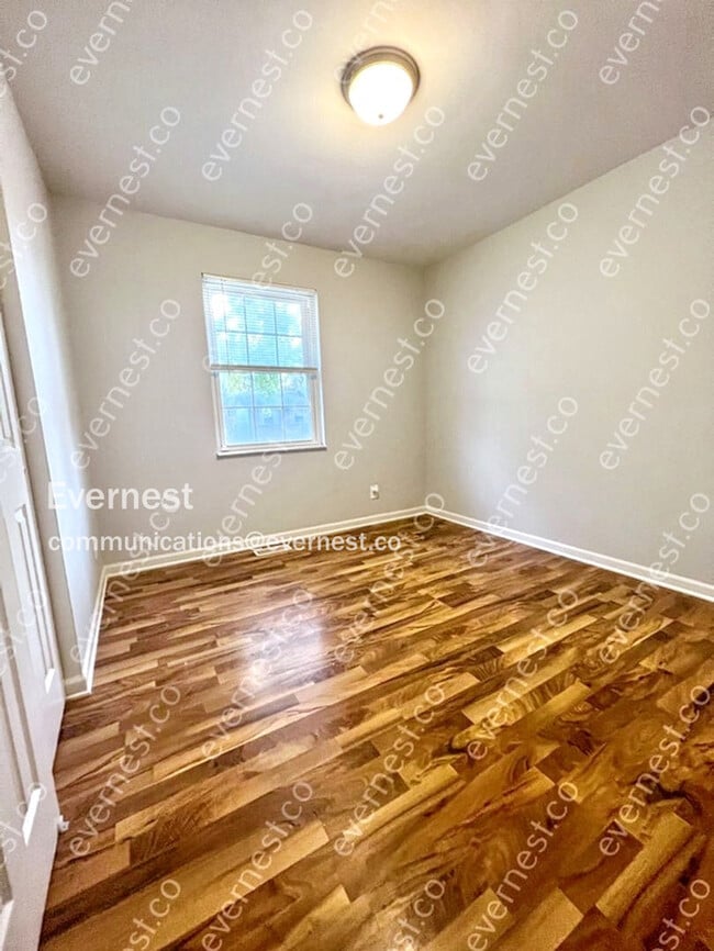Building Photo - 2931 Oriental Dr