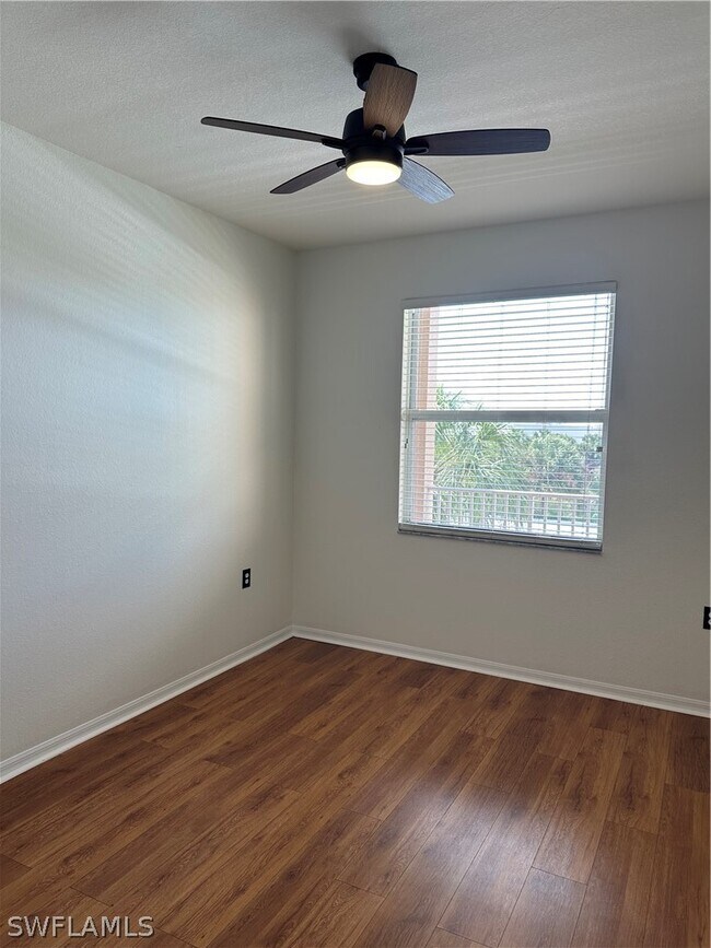 Building Photo - 8490 Kingbird Loop