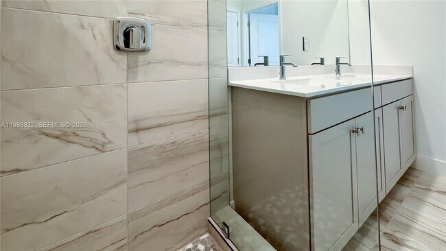 Building Photo - 230 SW 170th Ave