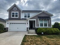 Building Photo - "Spacious 4-Bedroom Retreat with 3000 Sq F...