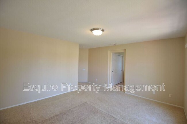 Building Photo - 2024 Via Arandana