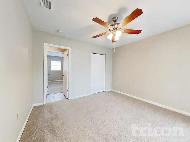 Building Photo - 1408 Highview Rd