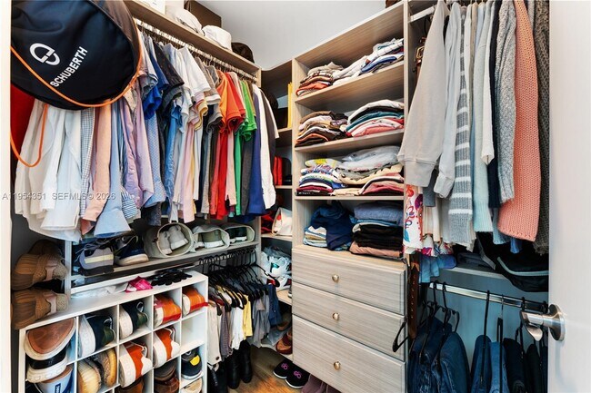 Building Photo - 253 NE 2nd St