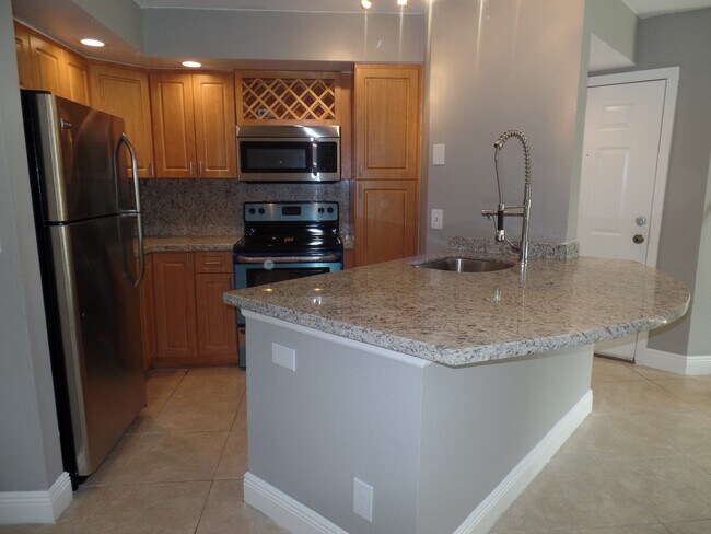 Building Photo - 3350 Pinewalk Dr N