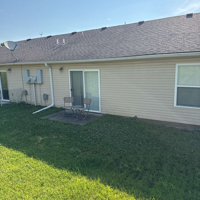 Building Photo - 705 Elliott Ln