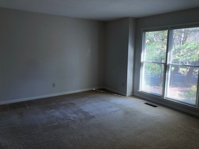 Building Photo - 112 Barrett Pl