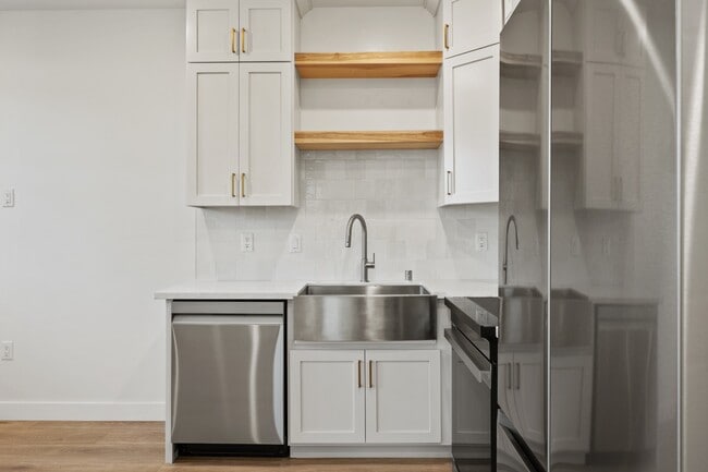 Building Photo - 5008 P St