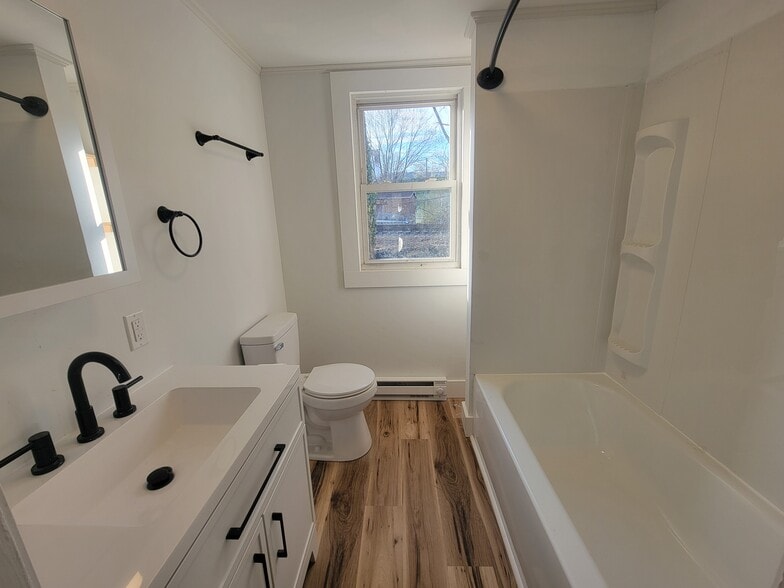 Building Photo - 74 Blocker St