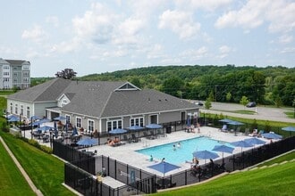 Building Photo - 4 Peters Farm Wy