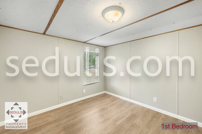 Building Photo - 354 Frankie Ln