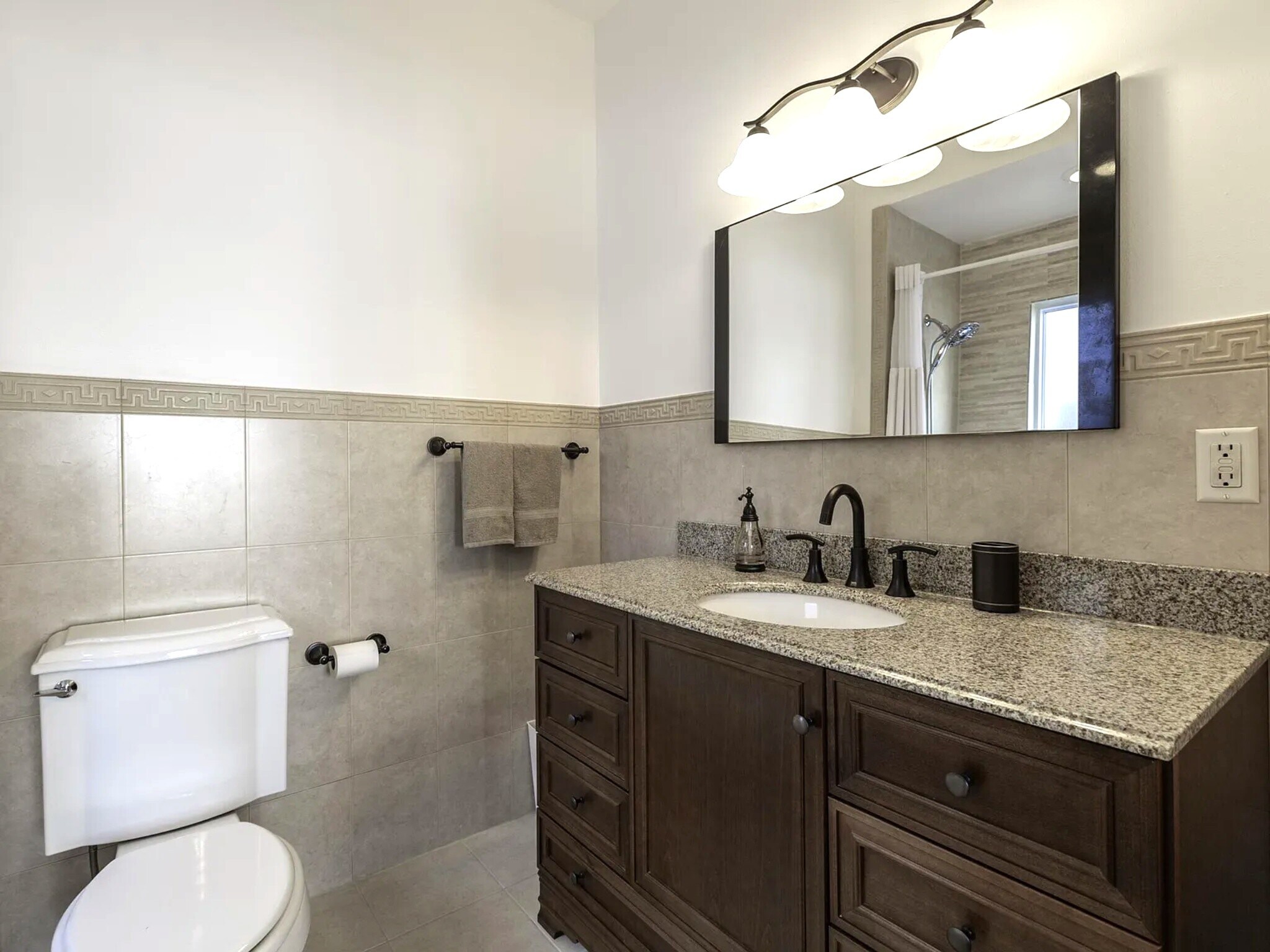 Building Photo - 415 3rd Ave