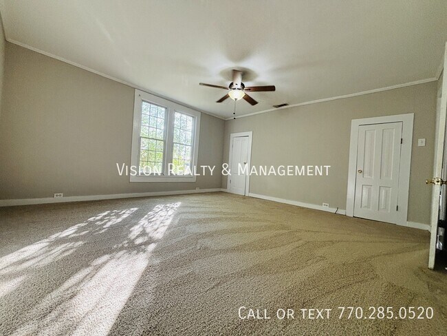 Building Photo - 302 Mandeville Ave