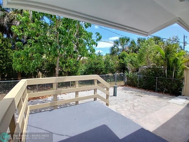 Building Photo - 4687 Martha Louise Dr