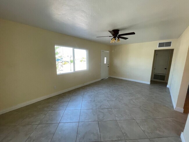 Building Photo - Affordable 2 Bedroom home near Downtown Yuma!