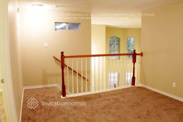 Building Photo - 1633 Summers Dr