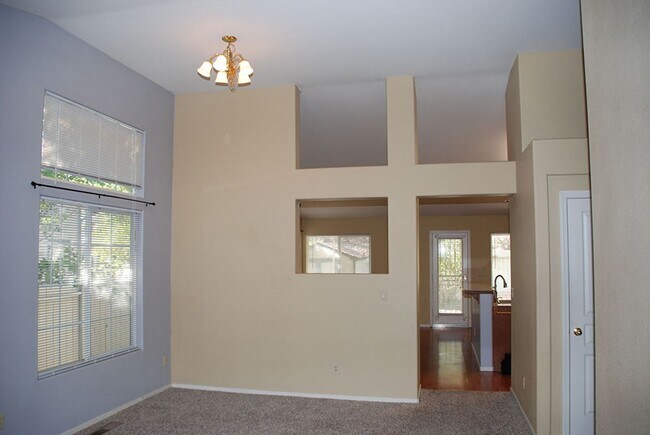 Building Photo - Four Br Single Story Home in NW Reno