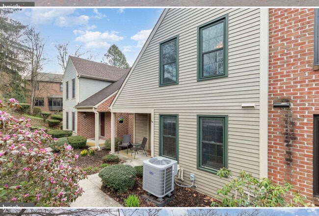 Building Photo - 1123 Wicklow Ct