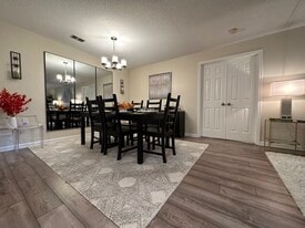 Building Photo - 10001 Vanderbilt Cir
