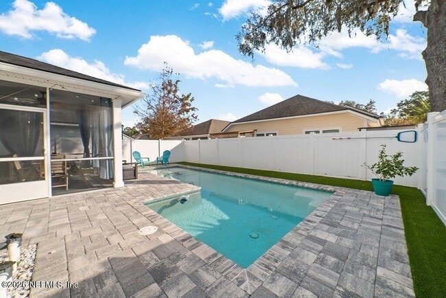 Building Photo - 2140 Fairway Villas Dr