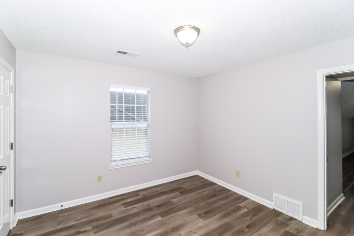 Building Photo - 7418 Overcreek Ln