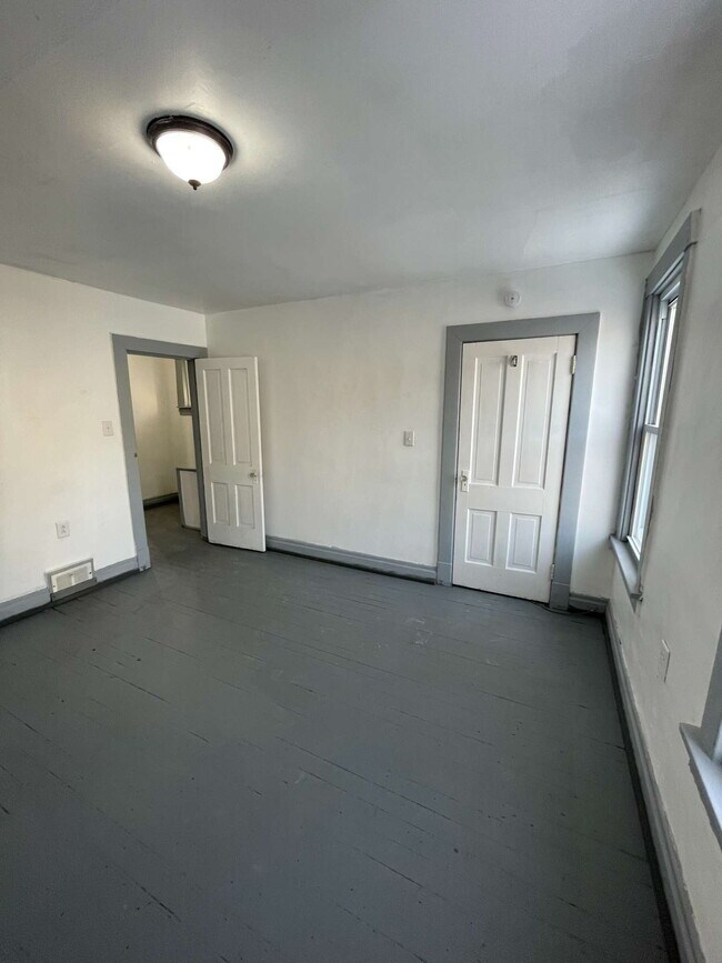 Building Photo - 618 Penn Ave