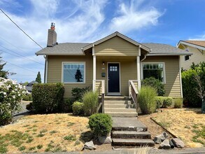 Building Photo - Charming Bungalow in Alberta Arts District...