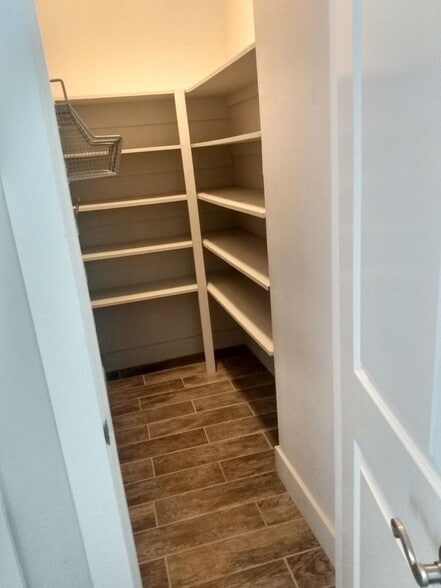 Building Photo - 761 Pearl Cove