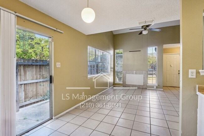 Building Photo - 6702 Windsor Hollow Dr