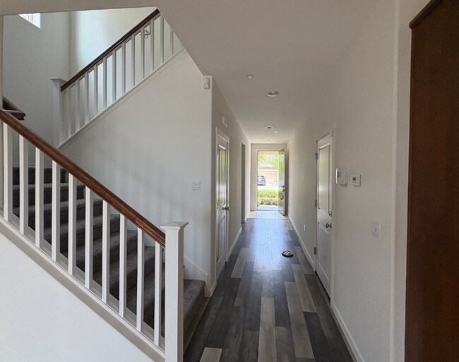 Building Photo - 1072 Mariners Dr