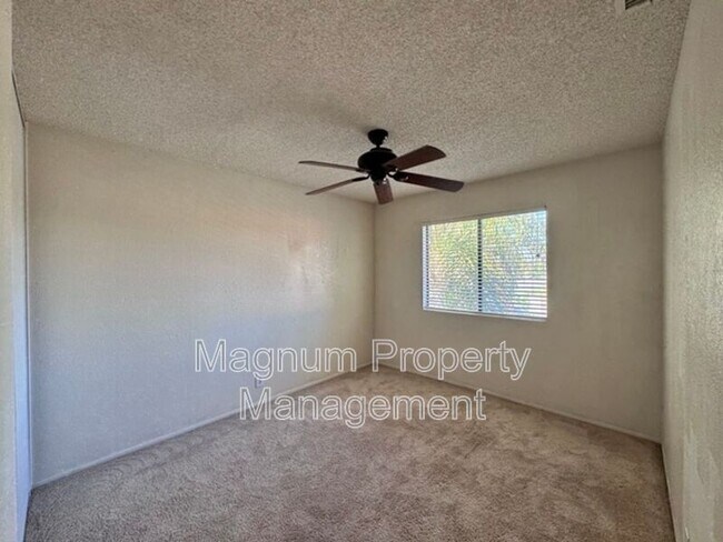 Building Photo - 29813 Park City Ave