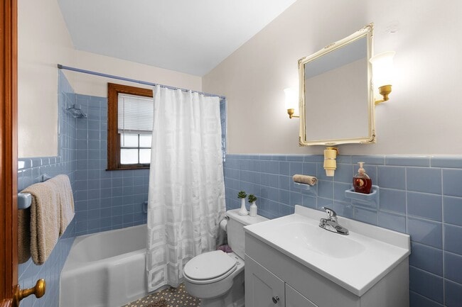 Building Photo - 47 Brentwood Dr