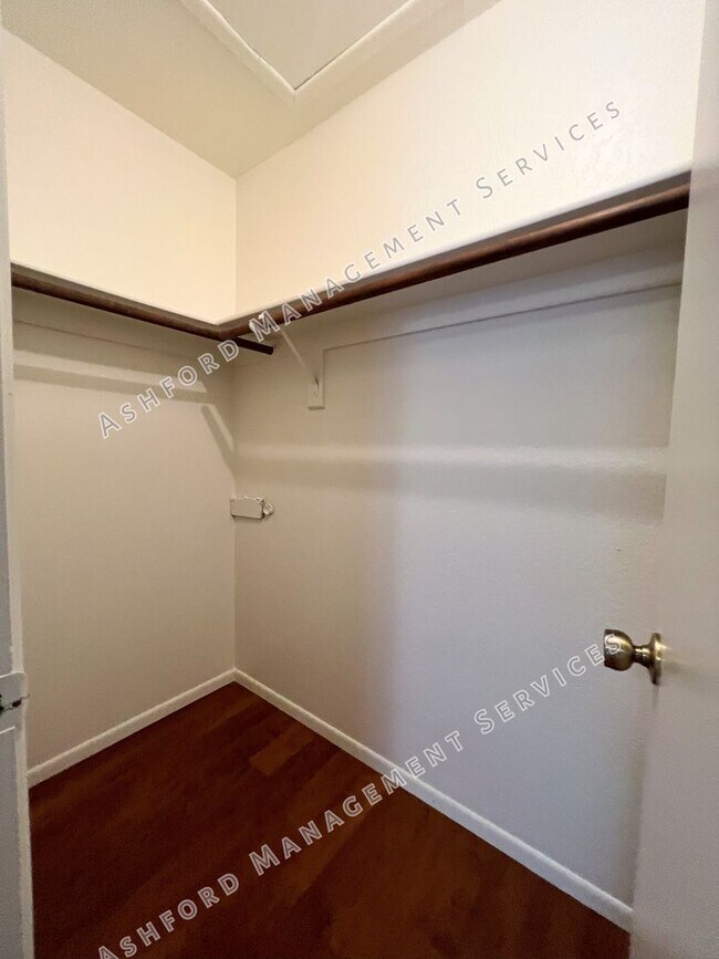 Building Photo - 3 BEDROOM 2 BATH IN HEART OF CHANDLER WITH...