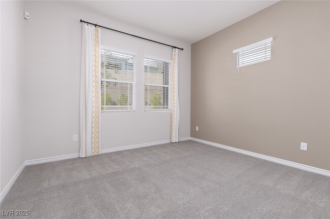 Building Photo - 929 Silverfir Ct