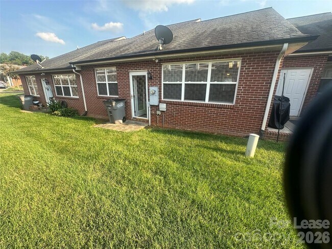 Building Photo - 6277 Alyssum Pl