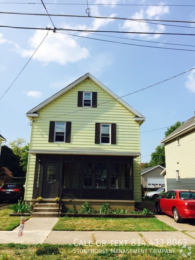 Building Photo - Beautiful Single Family Home w/ Deck and G...