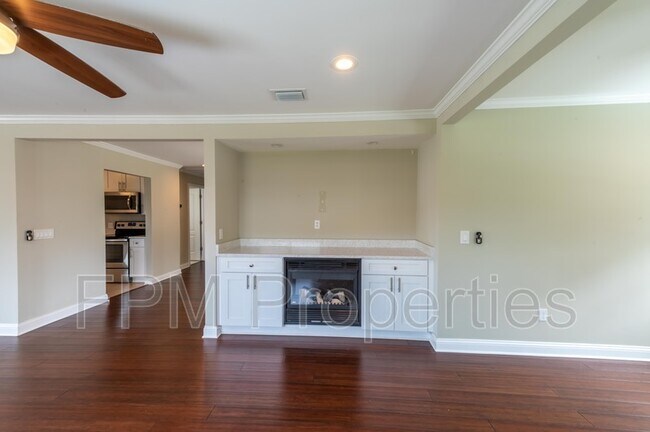 Building Photo - 4127 Shirley Ave