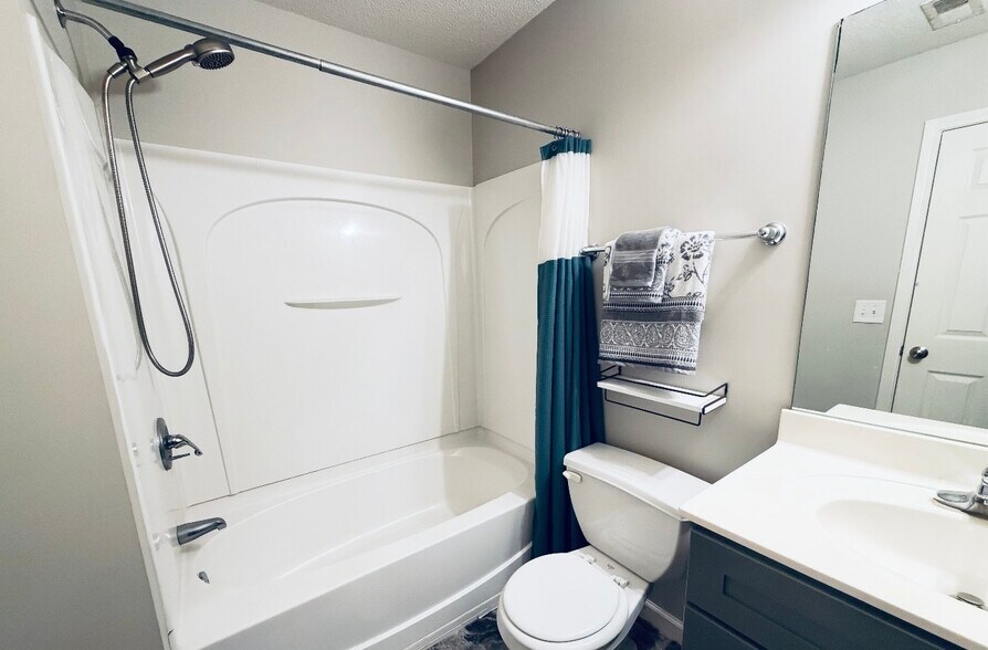 Building Photo - 3630 Sunset Hollow Dr