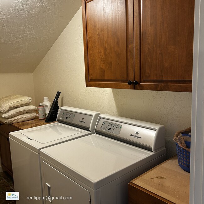 Building Photo - 1919 N 31st St