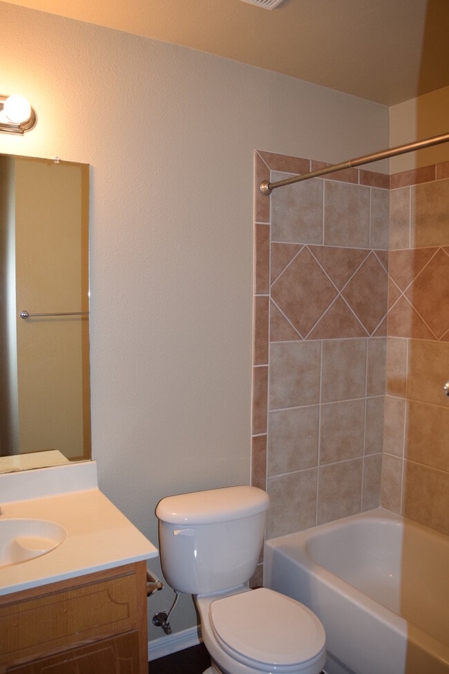 Building Photo - 933 Ramblewood St