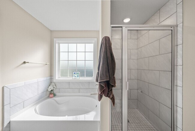 Building Photo - 1084 Barnhill Rd