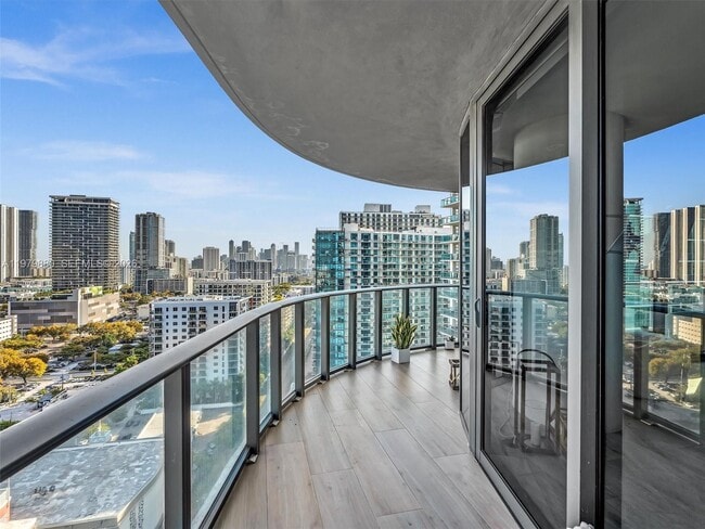 Building Photo - 121 NE 34th St