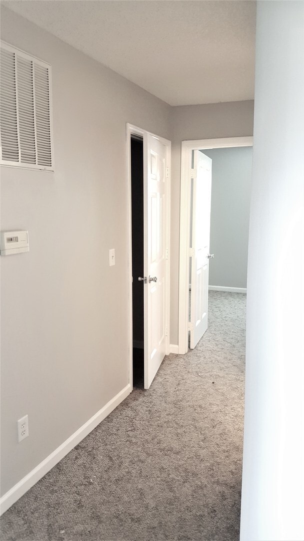 Building Photo - 8 - Hamilton Place